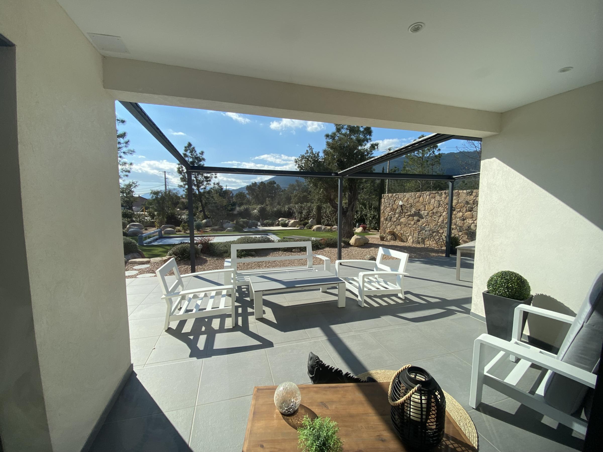 Terrasse extérieure - villa / VENDU